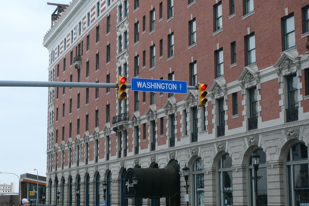 A historic brick building on washington street — Photo by Anil Baki Durmus on Unsplash