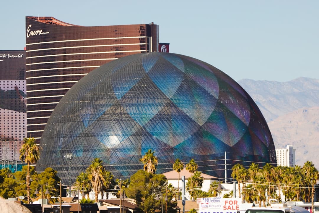 A large building with a giant dome on top of it — Photo by Yuta Koike on Unsplash