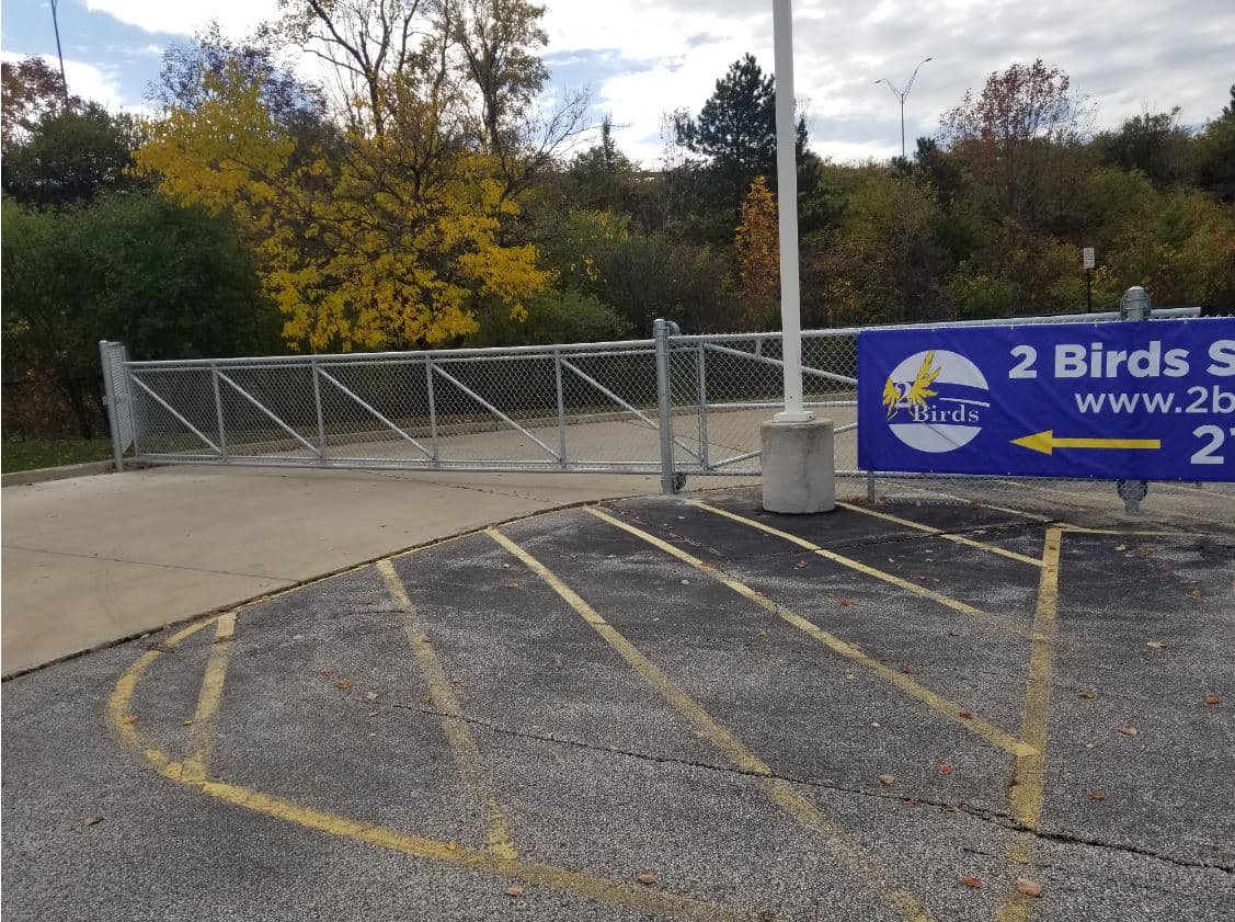 2 Birds Shuttle and Detail (CLE) - Gallery 3