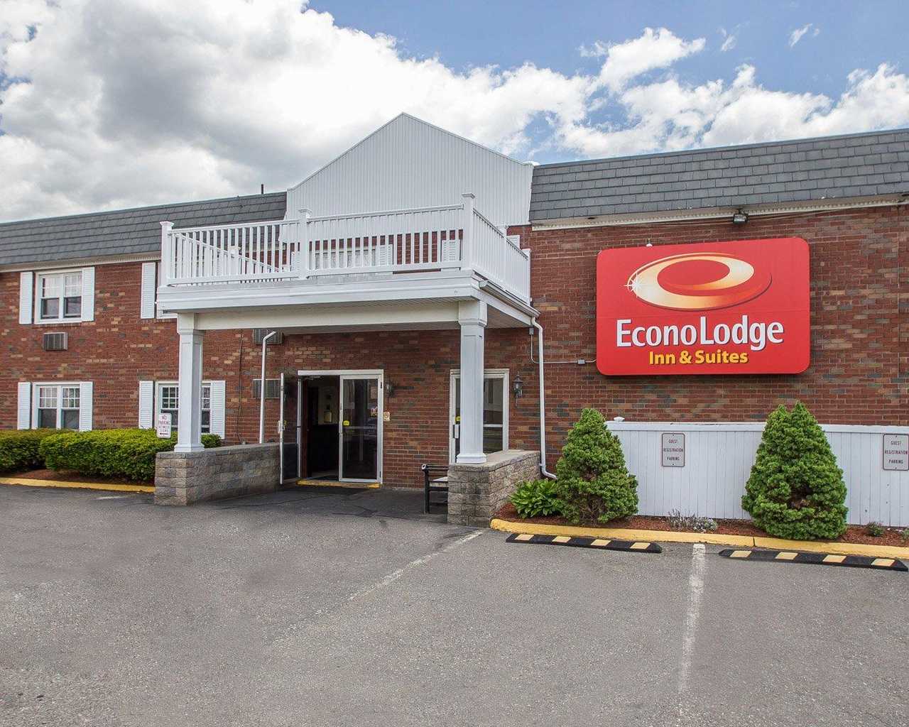 Econo Lodge Inn & Suites (BDL)