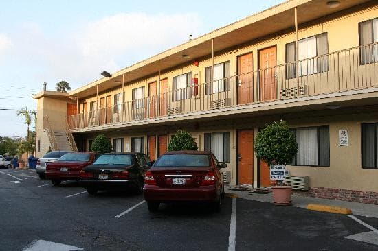 Travelodge by Wyndham LAX South (LAX)