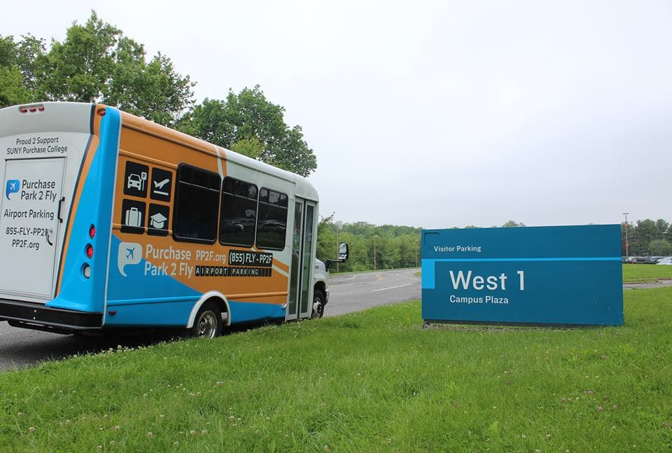 Purchase Park 2 Fly LaGuardia Airport (LGA) - Photo 1