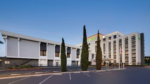Holiday Inn San Jose Airport (SJC)