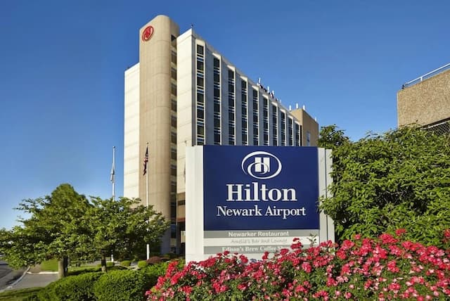 Hilton Newark Airport Parking (EWR) - Gallery 1