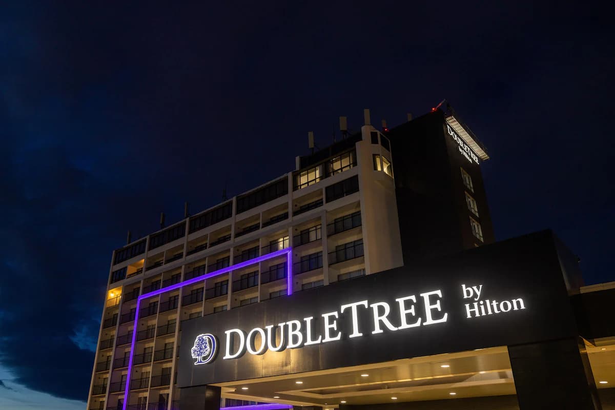 Doubletree Hotel Calgary Airport (YYC)