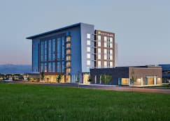 Hyatt Place Peña Station - Denver Airport (DEN)