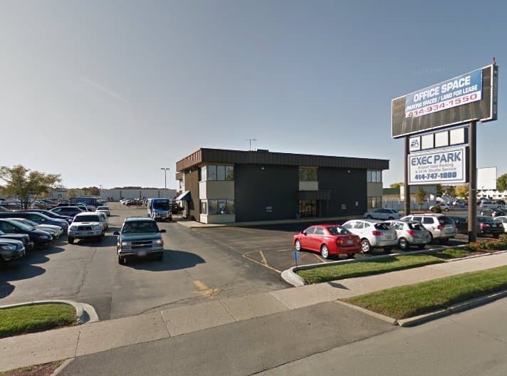 ExecPark Valet Parking & Shuttle (MKE) - Gallery 2