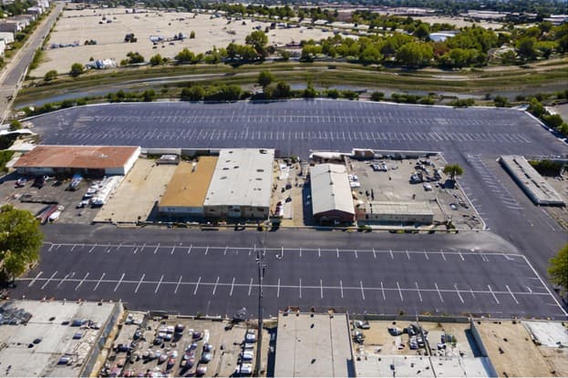 Spring Park Airport Parking (OAK) - Gallery 1