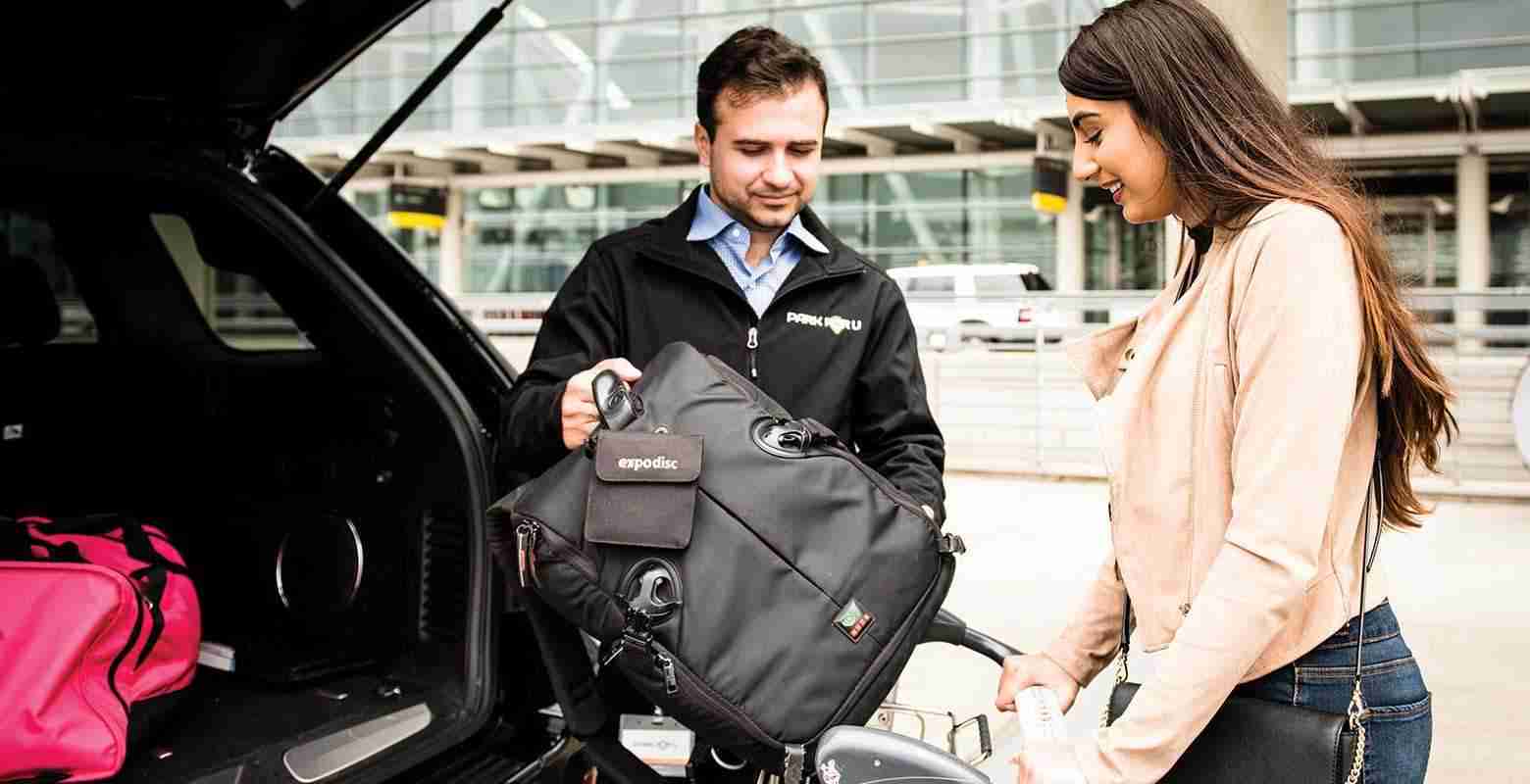 Park For U (YYZ) - Gallery 1