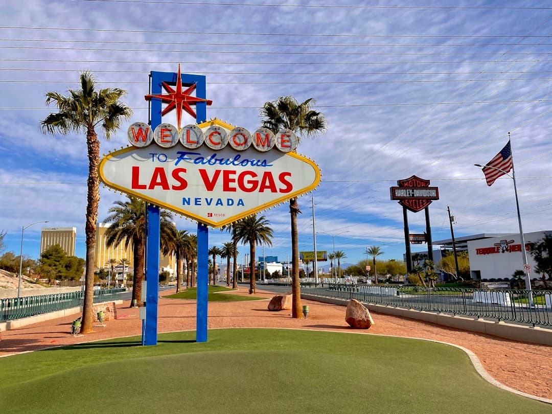 welcome to fabulous las vegas nevada signage — Photo by David Lusvardi on Unsplash