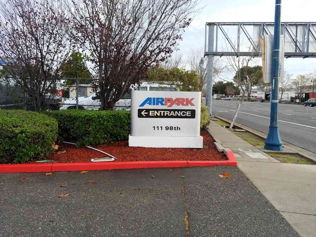 Airpark Oakland Parking (OAK) - Gallery 1