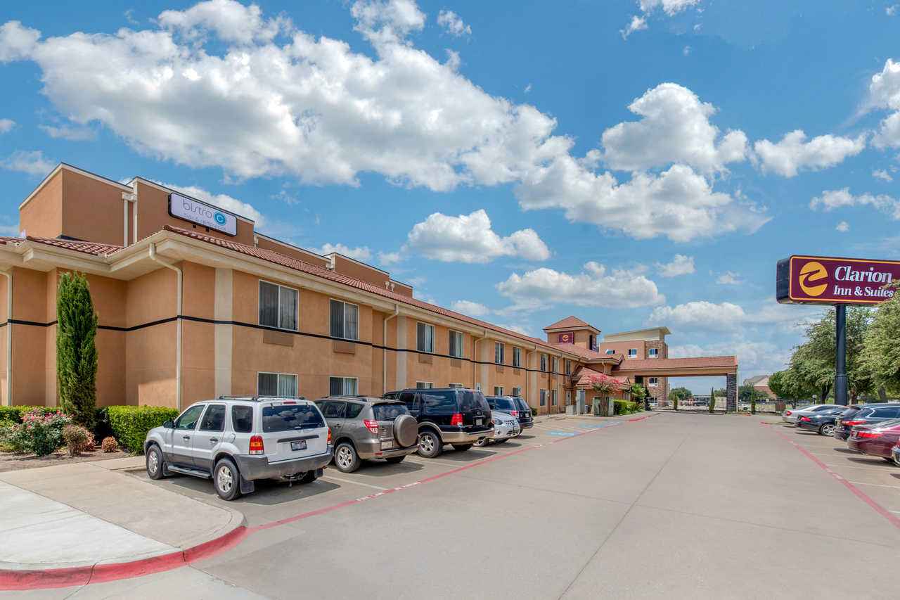 Clarion Inn & Suites North (DFW) - Gallery 1