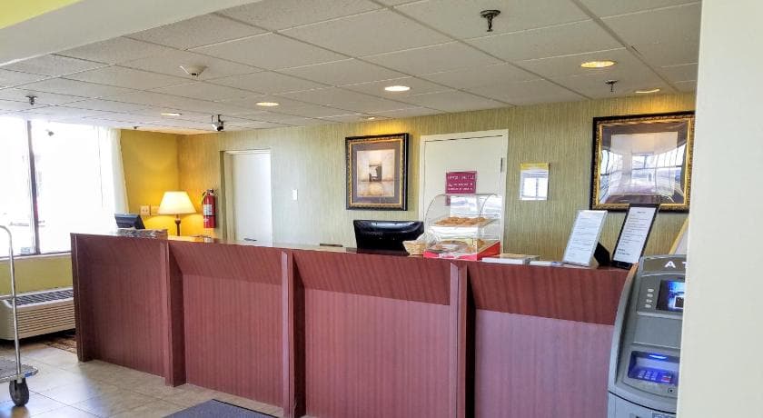 Days Inn Windsor Locks Bradley (BDL) - Gallery 2