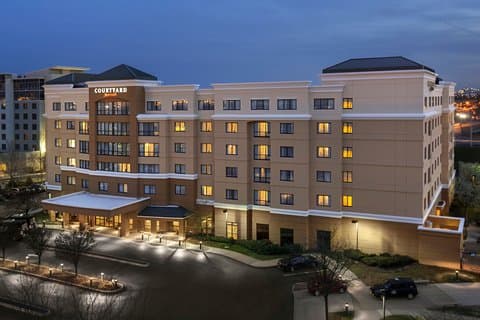 Courtyard by Marriott Newark Elizabeth (EWR) - Photo 1