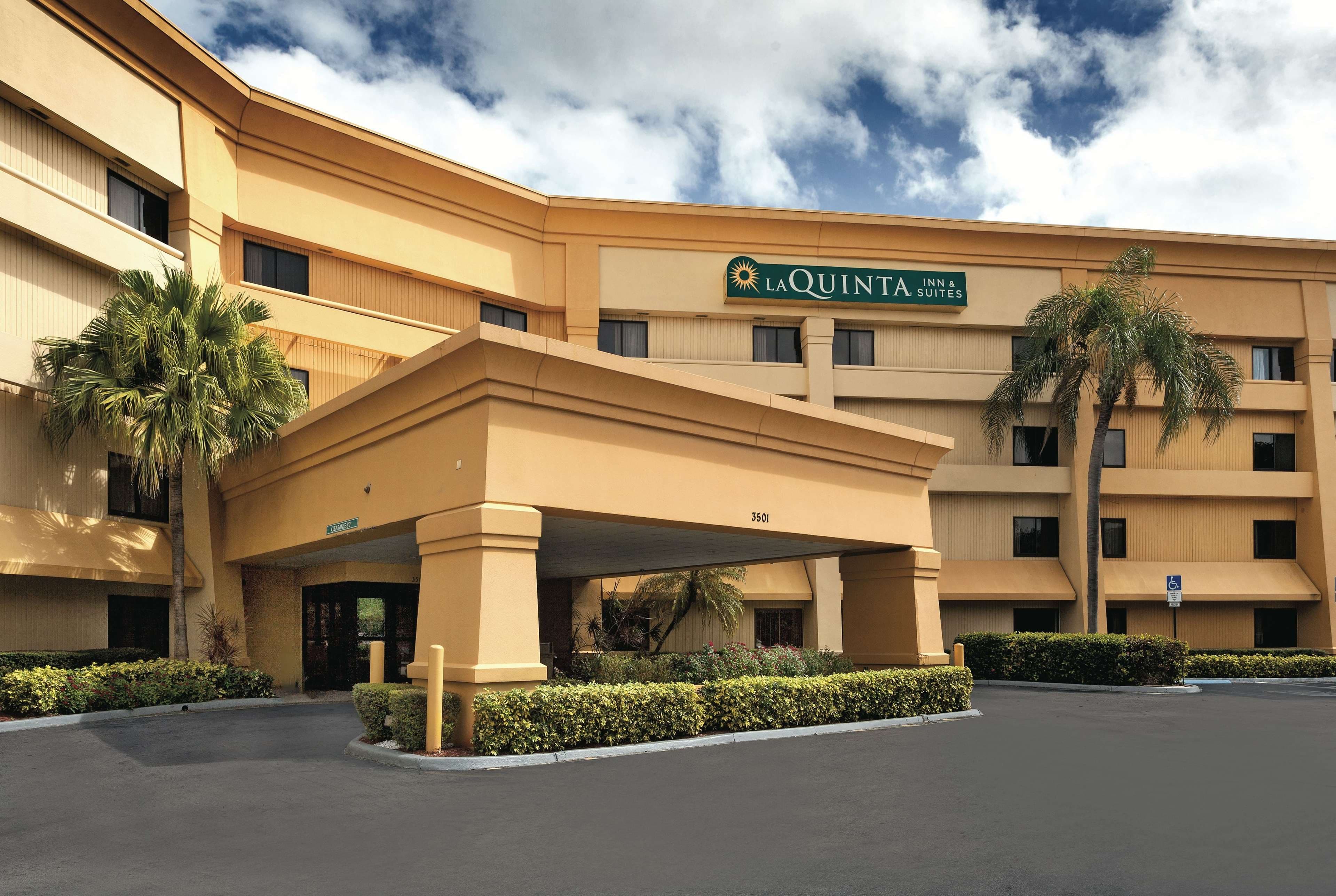 La Quinta Inn & Suites Miami Airport East (MIA) - Gallery 1