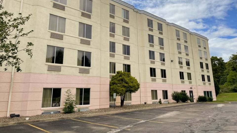 Airport Lodging (PIT) - Gallery 1