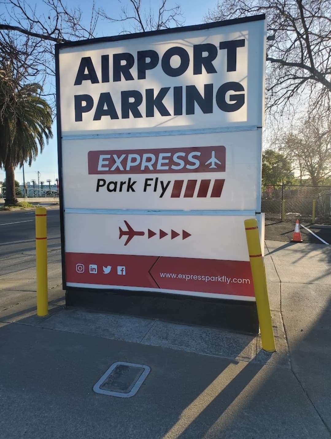 Express Park Fly (OAK) - Gallery 2