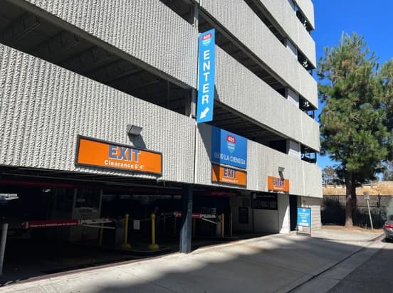 405 Airport Parking (LAX) - Gallery 2