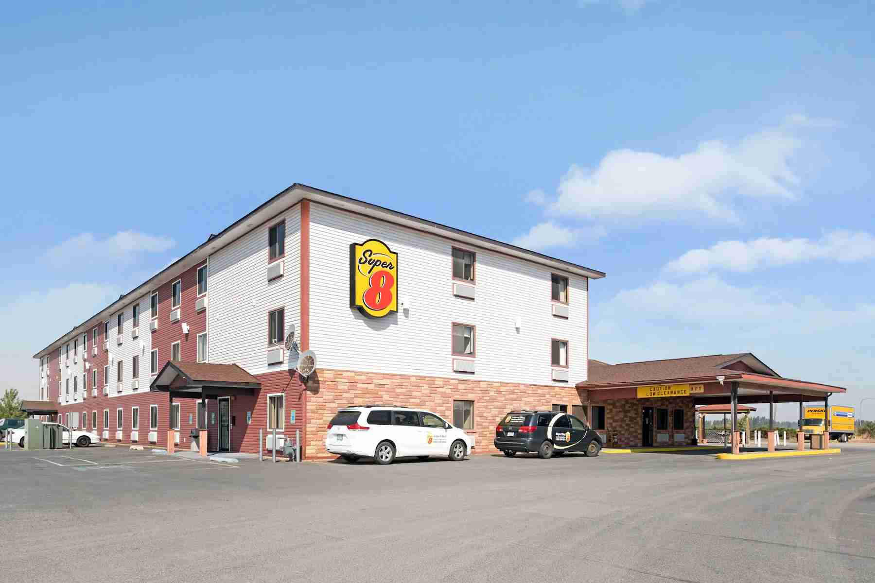 Super 8 (GEG) - Gallery 1